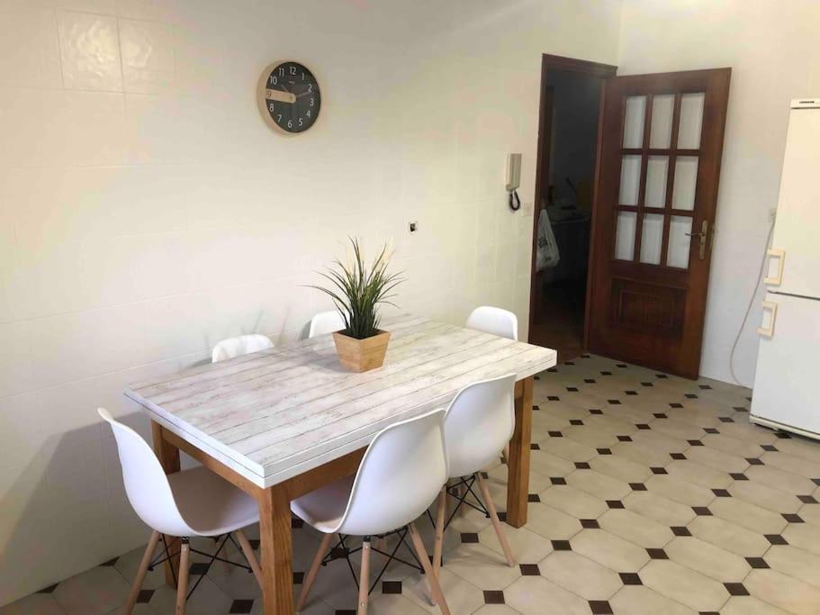 Vivienda Amplia Y Luminosa A Escasos Metros De La Playa De Cangas. Eksteriør billede